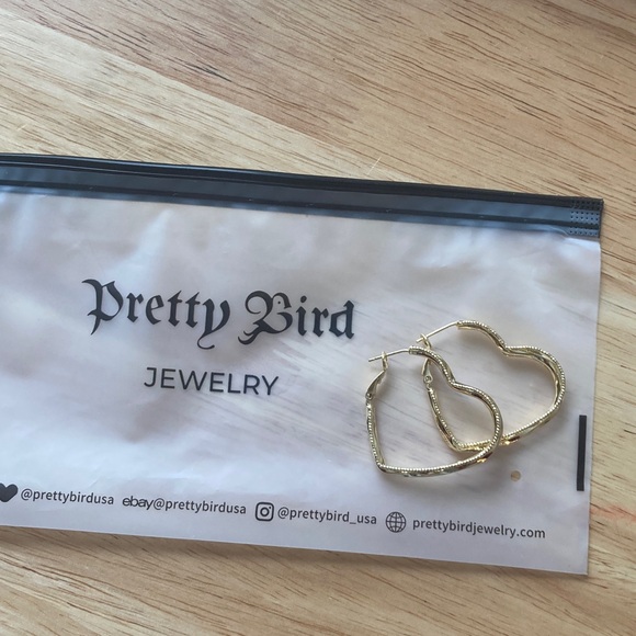 Pretty Bird Gold Heart Hoop Earrings - Picture 10 of 11